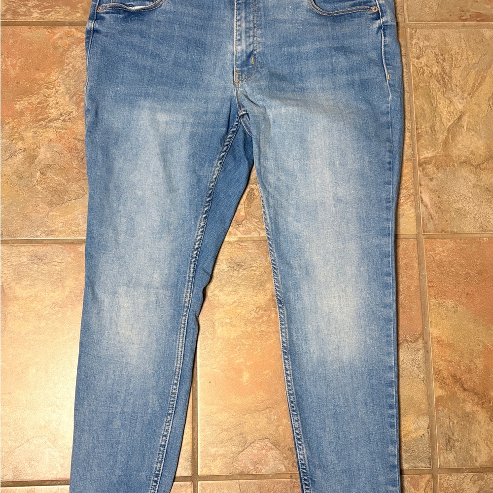Old Navy Rockstar 🤘🏼🎸 | Super Skinny Jeans | Size 14 ✨